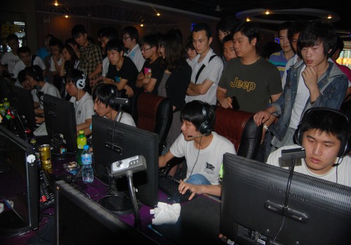 拳头正在调查TSM CEO Reginald不当行为和霸凌