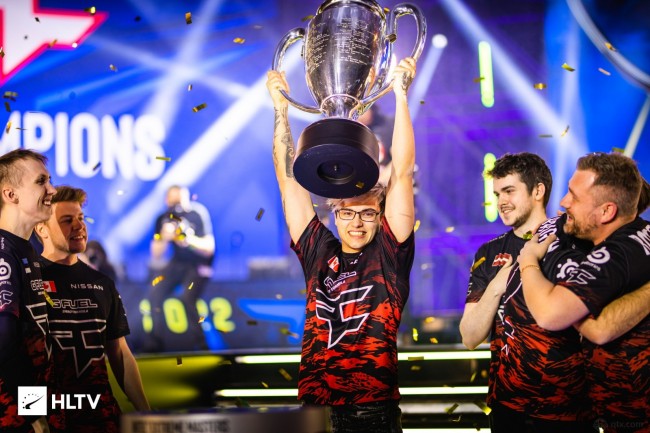 Kingen：很可惜我不是队伍的支柱，WBG的莫甘娜Counter是神之一手