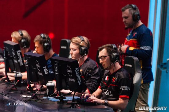 Hanwha Life Esports 击败 T1 在 LCK 2025赛季