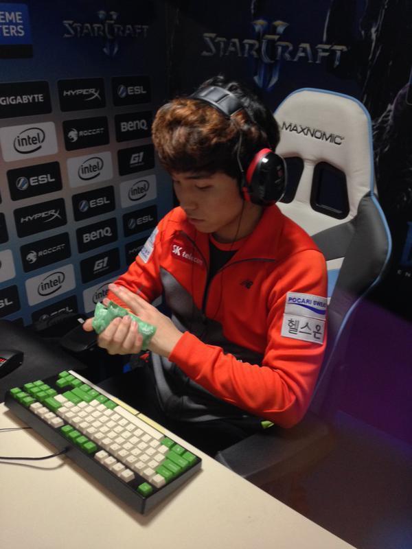 自S7淘汰RNG后，时隔六年T1再次在国际赛事BO5第五局取胜